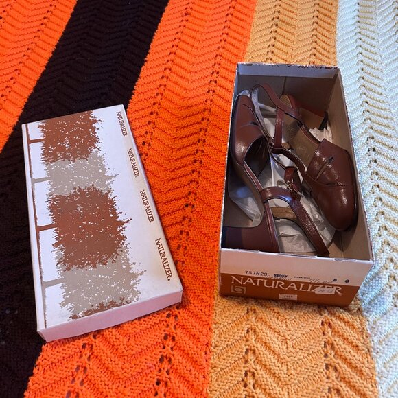 1970s Never worn Naturalizer Leather Brown T-bar Roman Mary Jane sandal heels - - Picture 3 of 15